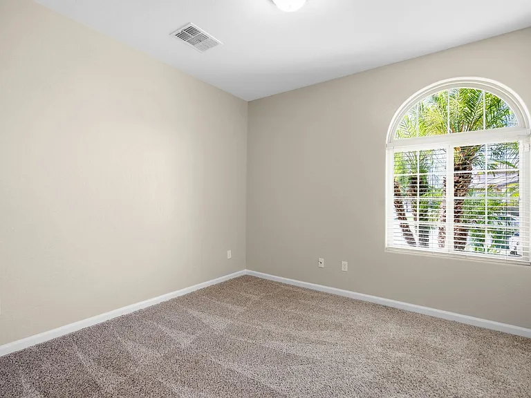 1428 N Leila St — Photo 11