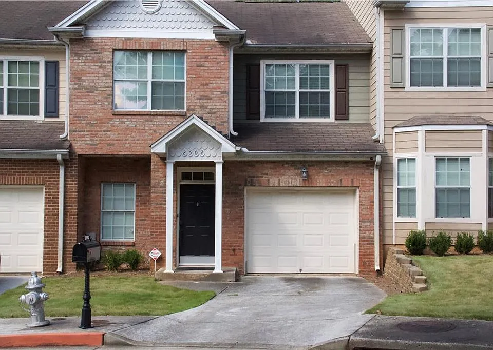 2502 Laurel Cir NW