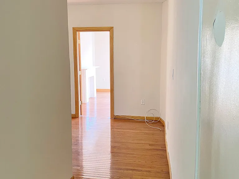 1584 York Ave #5 — Photo 8