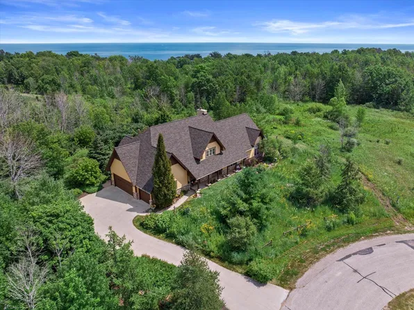 824 Trillium COURT, Grafton, WI 53024