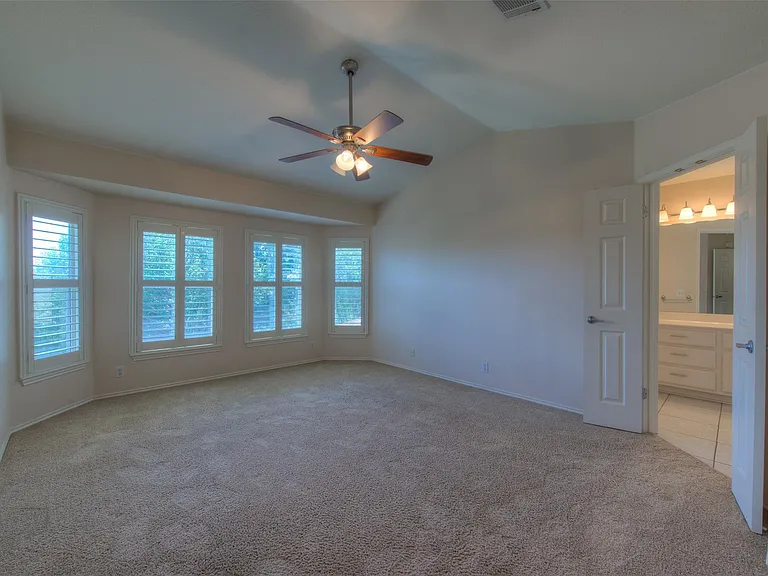16813 Luckenwald Dr — Photo 14