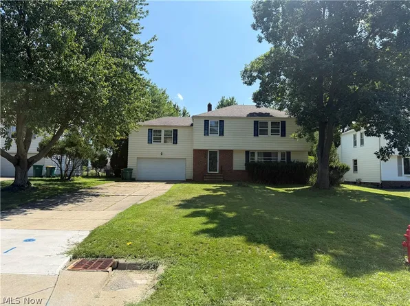 4932 Nan Linn Dr, Richmond Heights, OH 44143