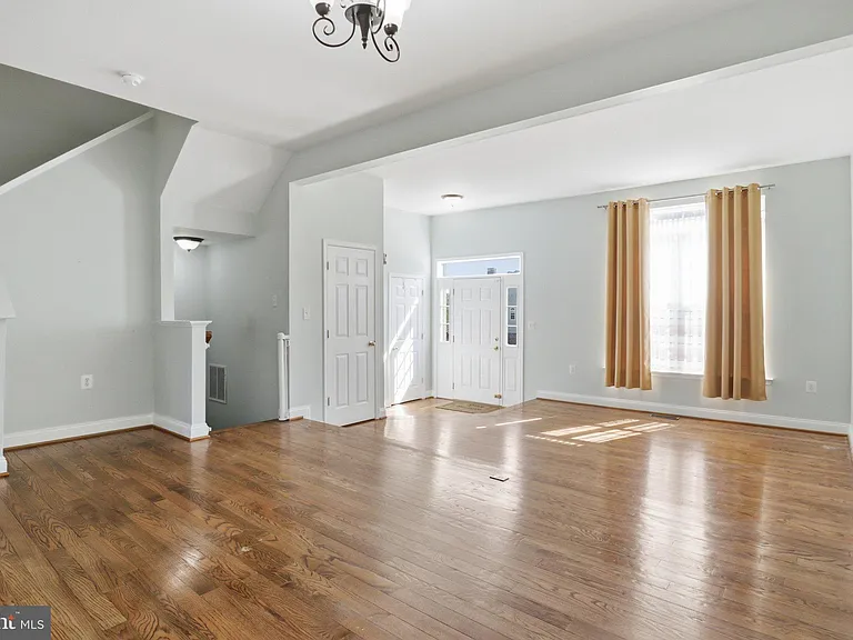 915 Buttonwood Ter NE — Photo 11