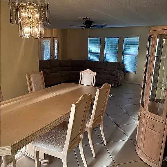 4628 SW 18th Ave — Photo 16