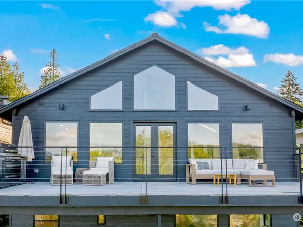 8111 Bayridge Avenue, Gig Harbor, WA 98332