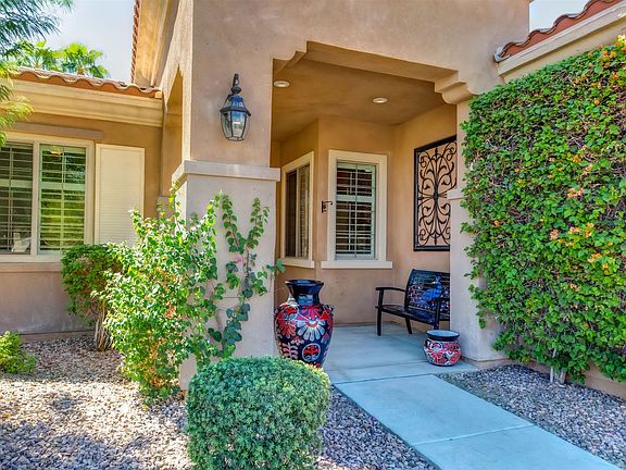 3rd image of 81173 Avenida Tres Lagunas