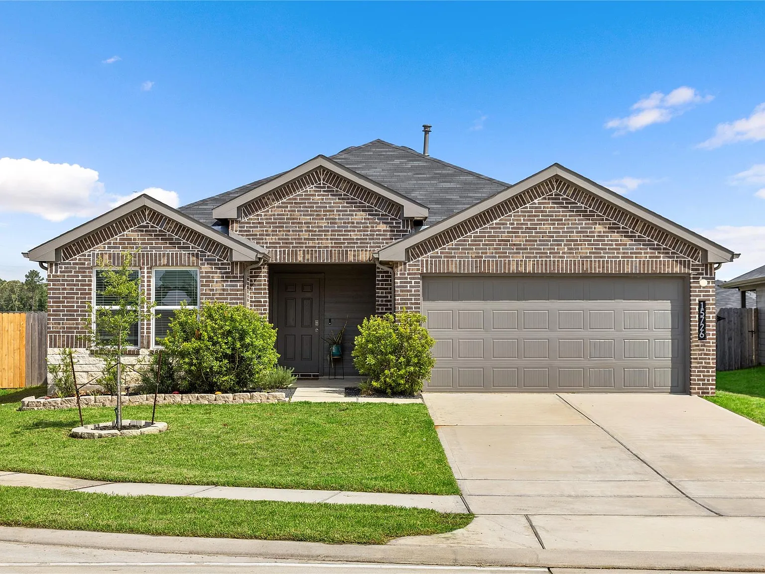 3 bed, 2.0 bath, 1526 sqft, $1,975 — Photo 4