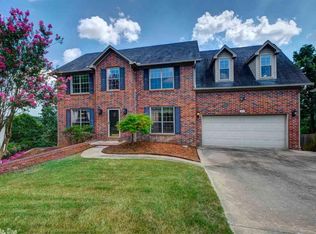 15 Rocky Crest Ct, Little Rock, AR 72211