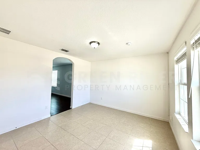 8704 Lake George Cir W — Photo 15
