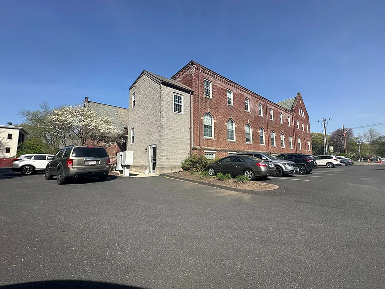 Summit Place Apartments — Photo 8