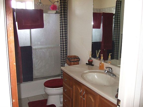 5th image of 5859 Poplar Ave