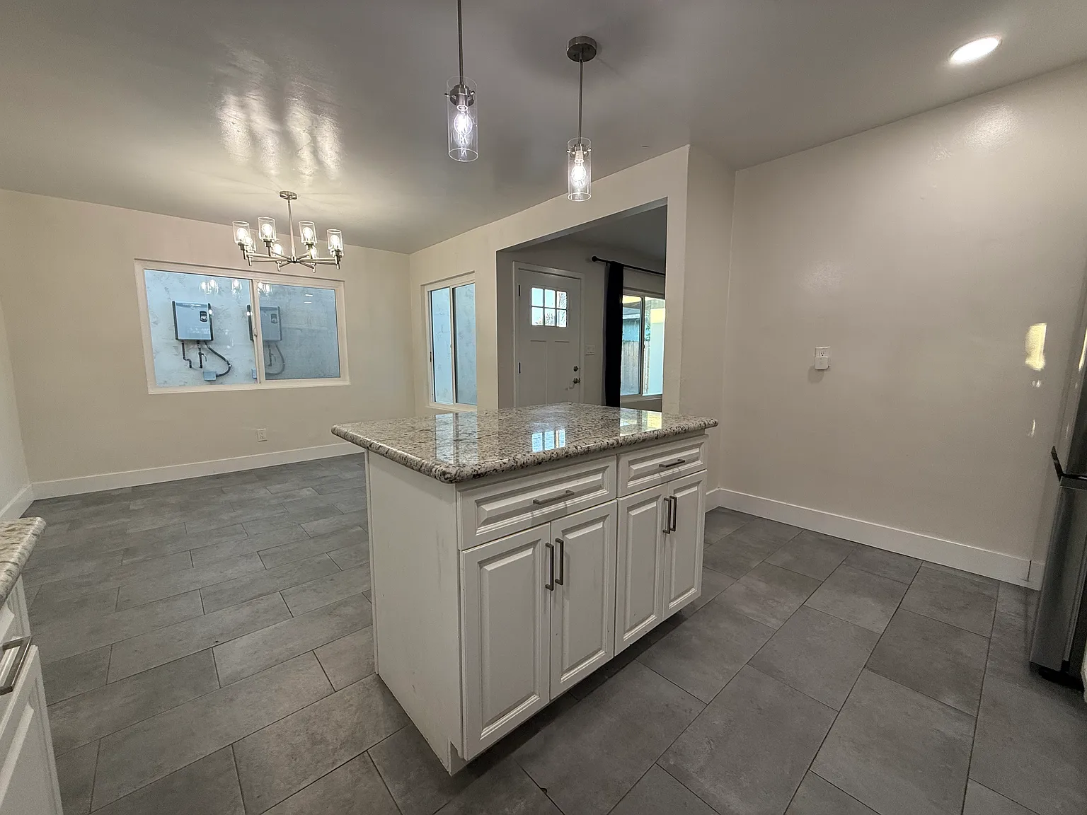 3611 Logan Ave — Photo 4