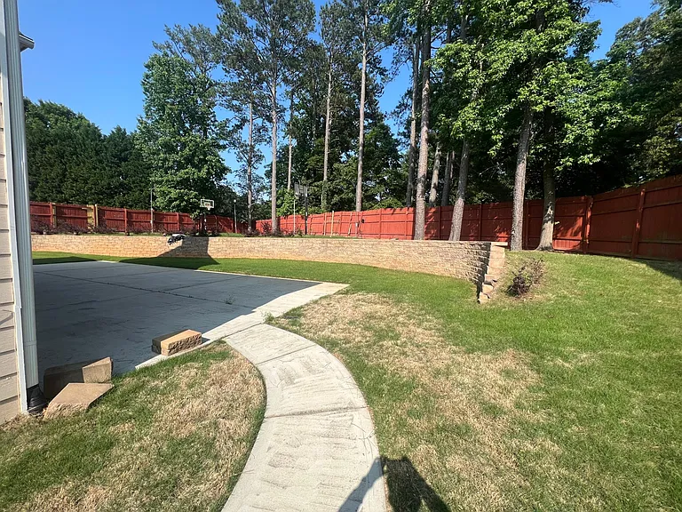 1970 Embassy Walk Ln — Photo 26