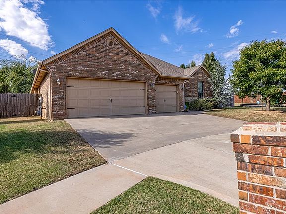3rd image of 4829 SW Granite Dr