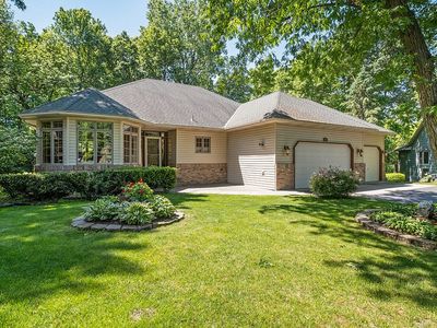 1218 Chokecherry Rd, Hugo, MN, 55038