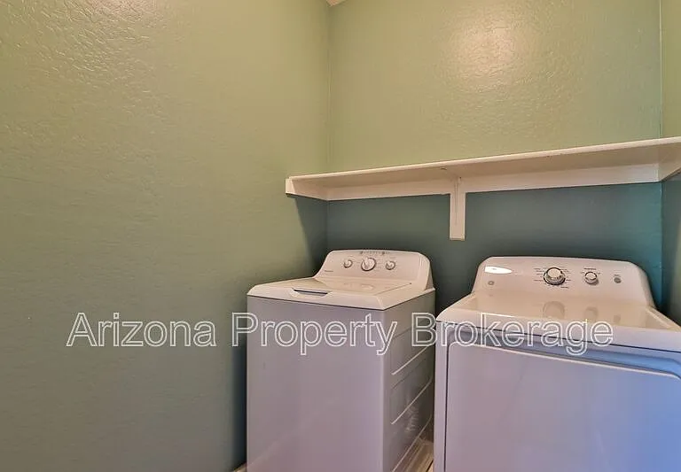 875 S Porter St — Photo 13