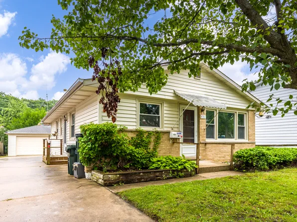431 N Ridgemoor Ave, Mundelein, IL 60060