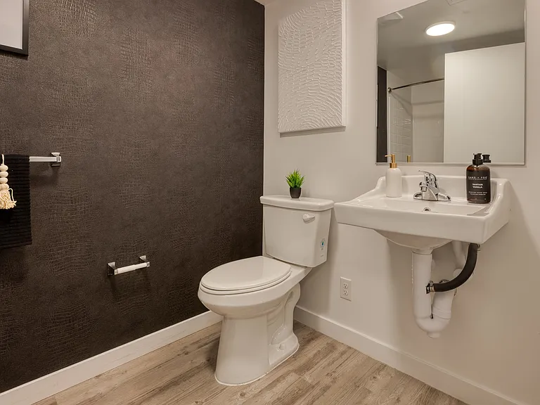 5300 Crenshaw Blvd — Photo 10