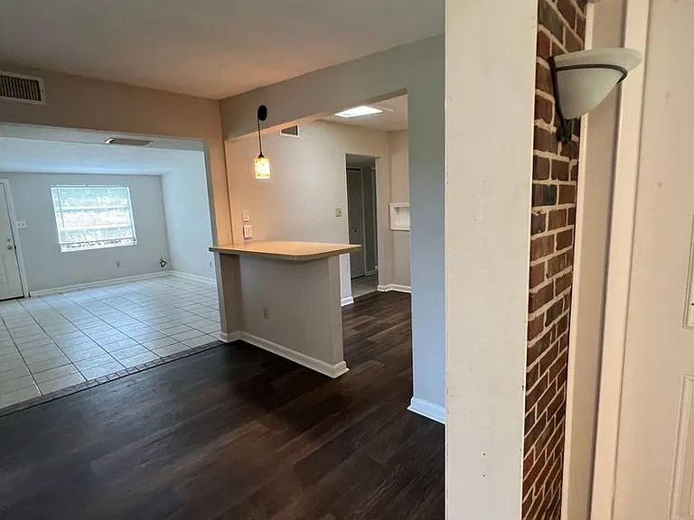 2231 Belle Vue Way — Photo 5