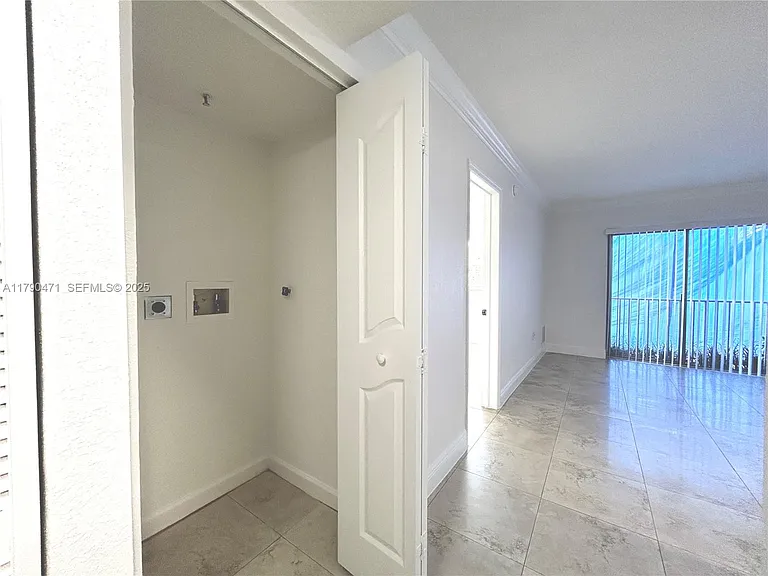 445 SW 11th St #1 — Photo 14