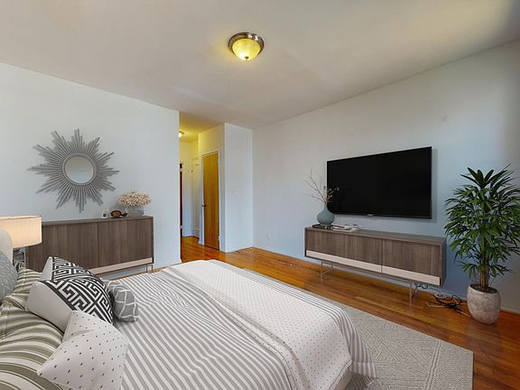 2nd image of 311 E 85th St APT 2D