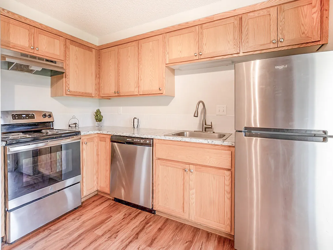 2 bed, 1.5 bath, 828 sqft, $1,950 — Photo 3