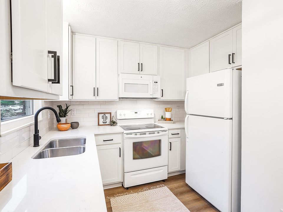 1st image of 872 Sheldrake Ct