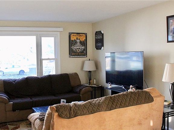 3rd image of 18 Pepin St APT C9