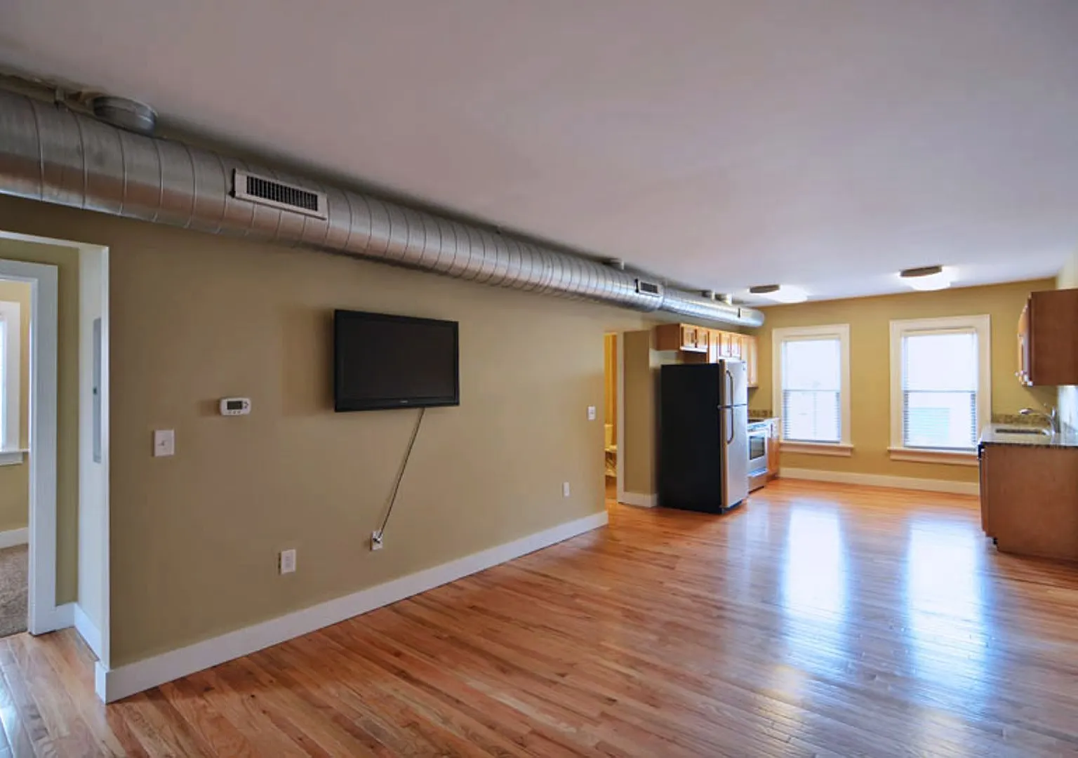 4 bed, 2.0 bath, $1,595 — Photo 2