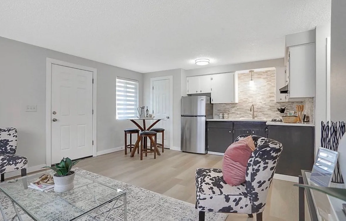 2347 Lee St SE — Photo 4