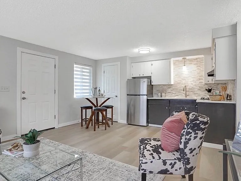 2347 Lee St SE — Photo 4