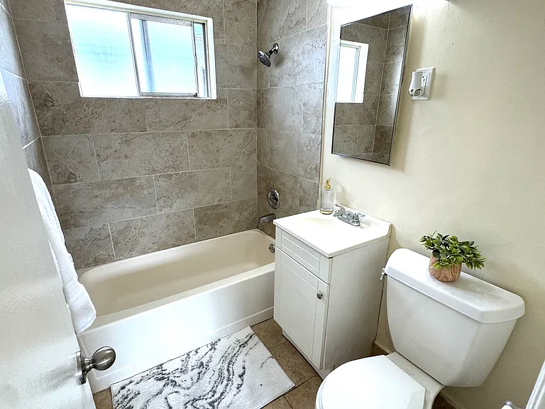 11541 Stuart Dr — Photo 14
