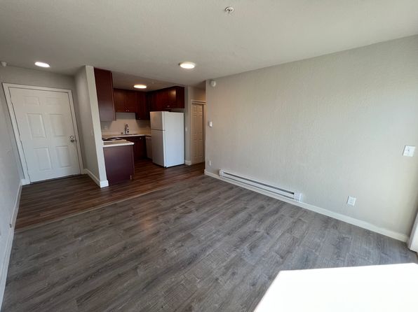 Dixon Landing Apartments