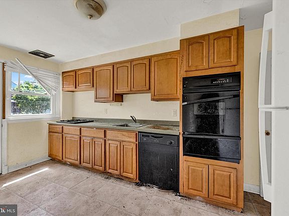 3rd image of 1117 Deanwood Rd