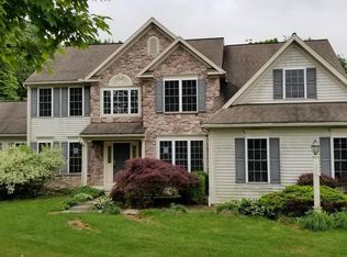 200 Pine Tree Dr, Honey Brook, PA 19344