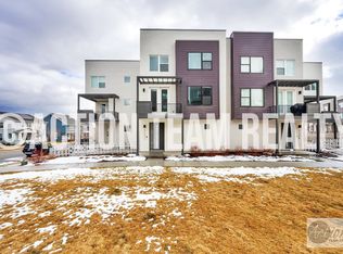 11372 S Willow Walk Dr, South Jordan, UT 84009