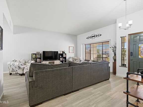 4th image of 43022 Sachs Dr