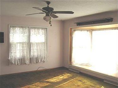 3rd image of 305 Jackson St