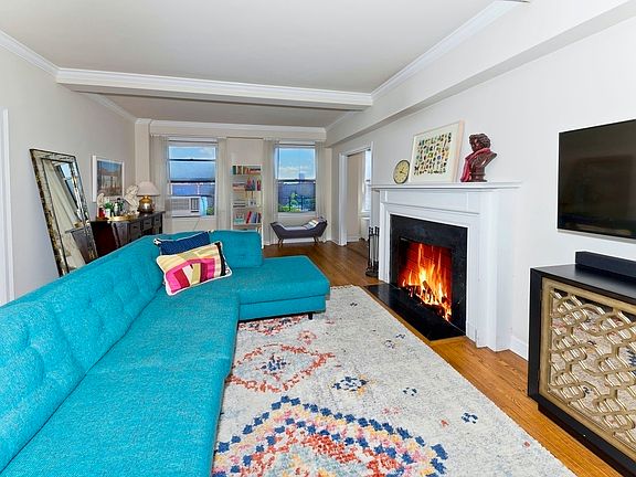 2nd image of 242 E 19th St APT 11B