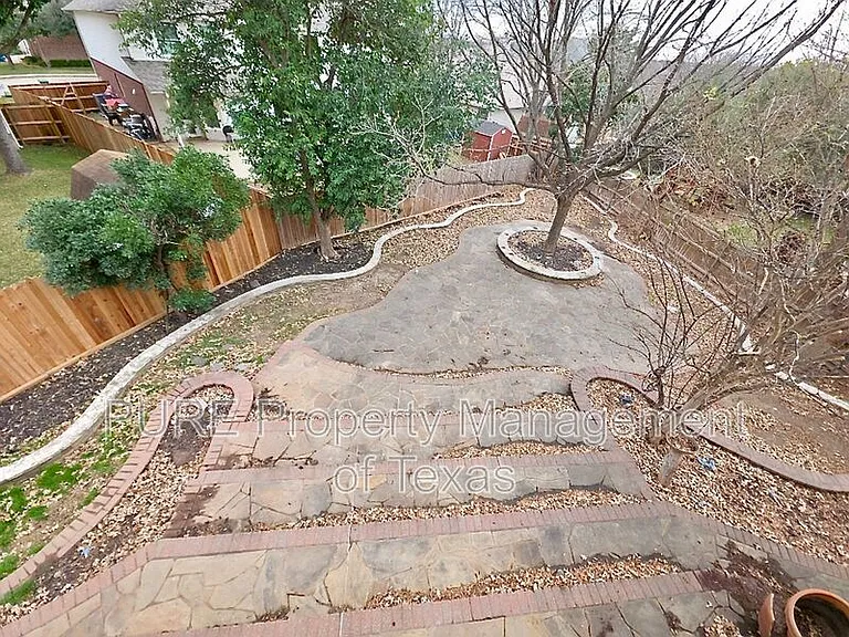 1103 Seton Hall Ln — Photo 29