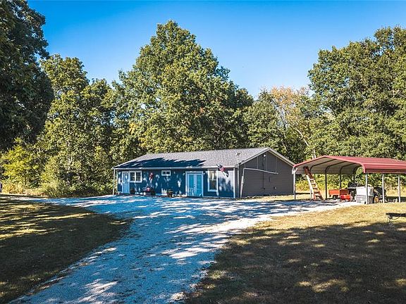 2nd image of 321 Lake Ln