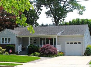 234 McKinley St, Massapequa Park, NY 11762