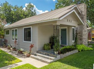 203 N Fair St, Gonzales, TX 78629