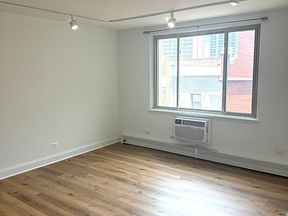 4th image of 1060 W Hollywood Ave