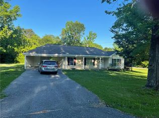 5904 Tall Pine Dr, Ball, LA 71405