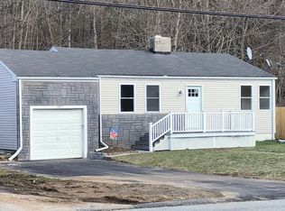 597 Mohegan Avenue Pkwy, Quaker Hill, CT 06375