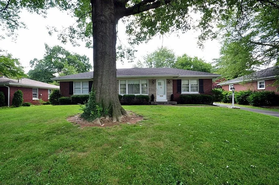 3113 Lakeview Dr photo 1