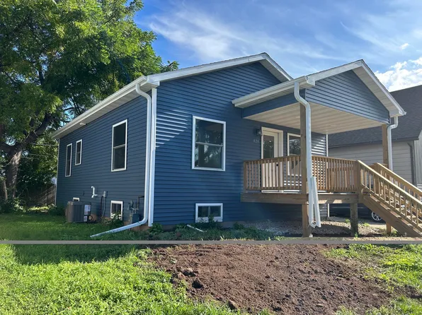 828 School Pl, Green Bay, WI 54303