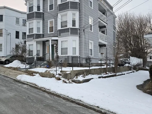 49 Spruce St, Fitchburg, MA 01420