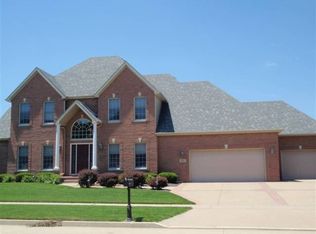 2010 Foxtail Rd, Bloomington, IL 61704